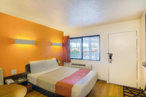 Motel 6-Camarillo, CA image 1